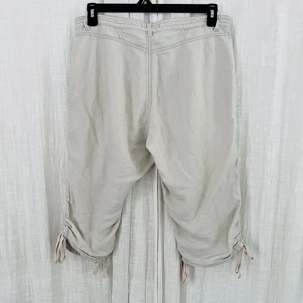 Bandolino Light Beige Cropped Cargo Capris - Picture 6 of 9